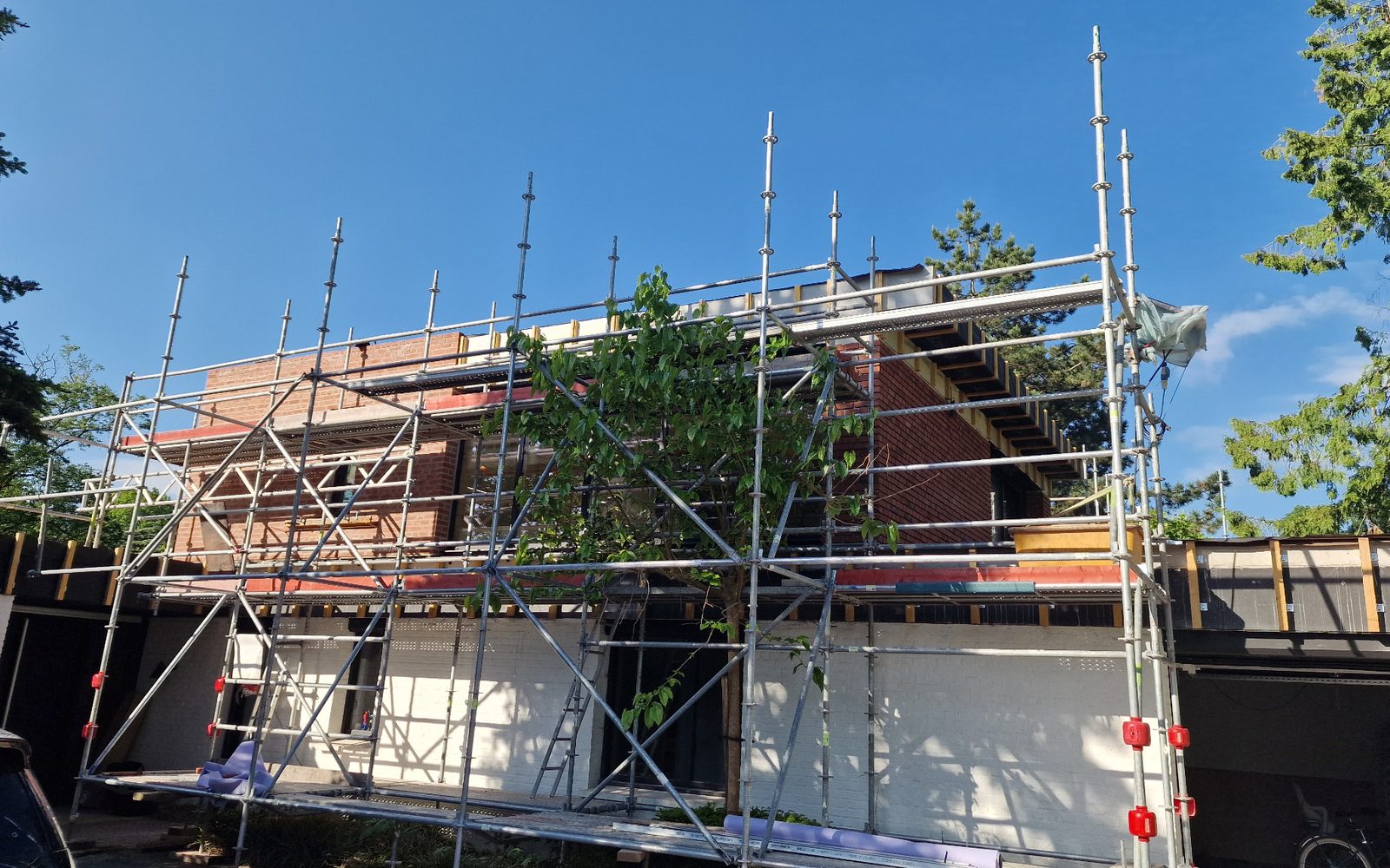 Bâtiment et ouvrages observés pendant une phase de chantier